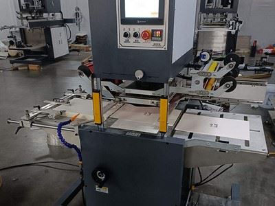 Máquina de Estampagem Automática de Folhas