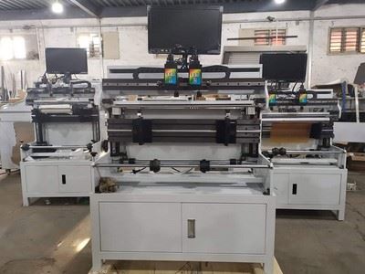 Máquina para montagem de placas flexo