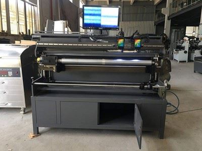 Máquina para montagem de placas flexo