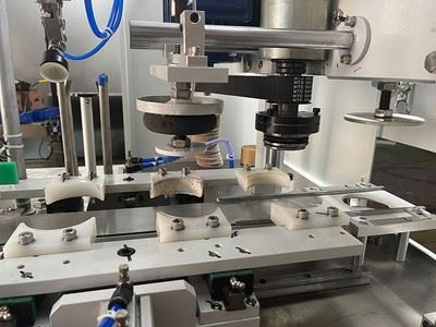 Máquina de Carregamento e Enrolamento de Tubos de Papel